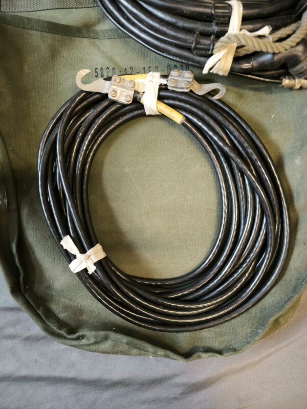 1 câble de mise de masse flexible / 2m 1 câble 5820-17-150-8941 1 housse 5820-12-150-0310 BUND D 0094