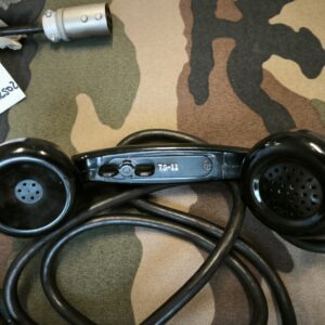 Combiné téléphonique TS-11 avec câble, filtre et prise PL-106 - Réf TS11 202502 Matériel avec blanches visibles dues au conditionnement de l'armée, à nettoyer, jamais mis en service.