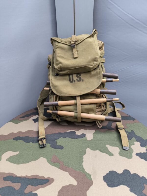 Militaria tent & awing co US